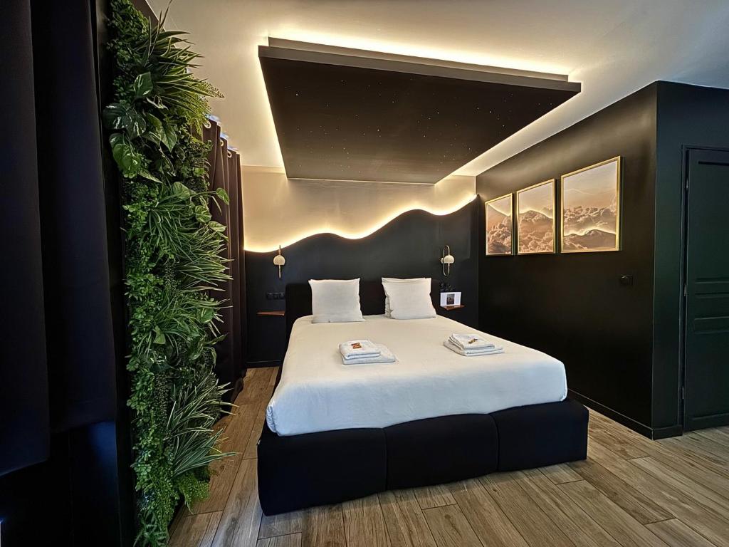 La Suite Aimée – Espace relaxant avec balnéo — love room à Angoulême
