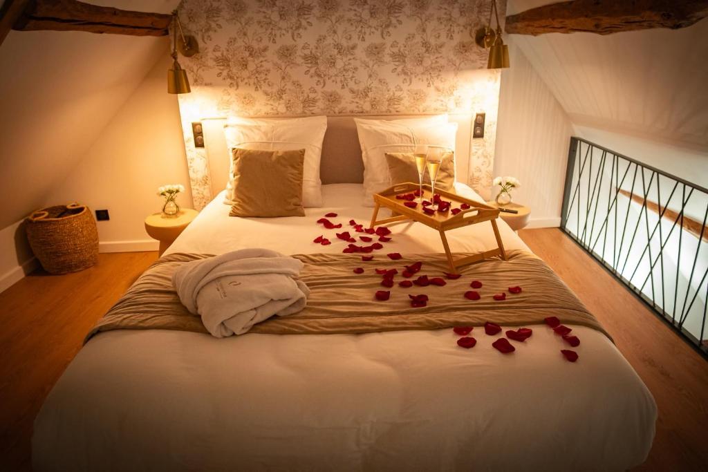La Parenthèse Suites – appartement luxueux avec sauna et baignoire balnéo — love room à Pont-de-l