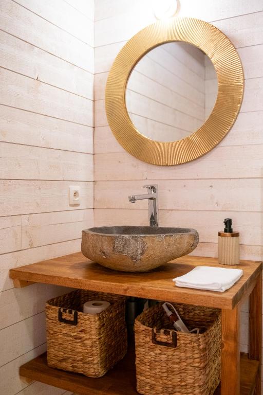 Cabane La Douce Parenthèse – Spa & Sauna — love room à Brive-la-Gaillarde