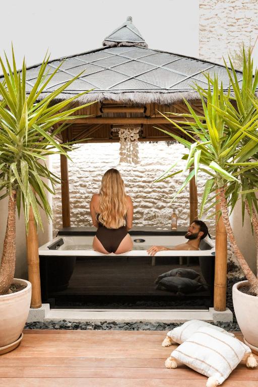 Love room Suite BAHIA – Jacuzzi privé au cœur de Cognac , ambiance Brésil à Cognac