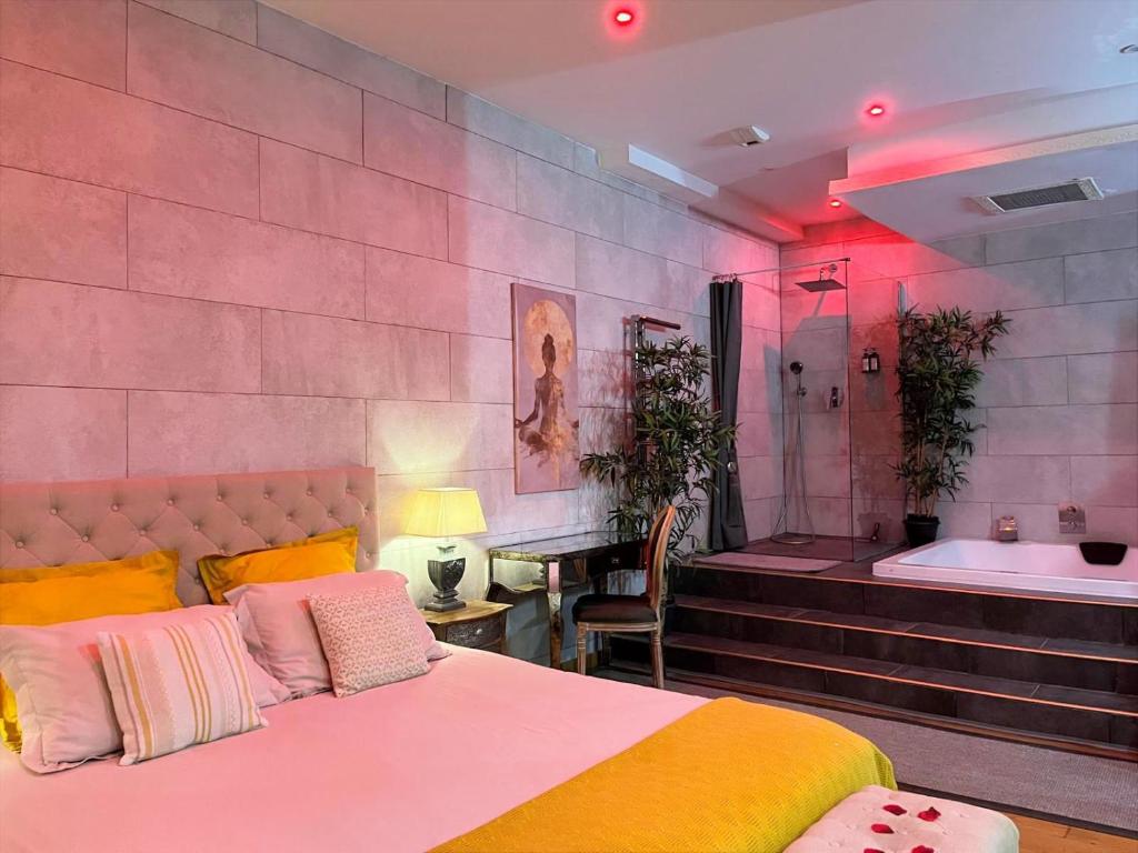 Travel Proud LOFT & SPA PRIVATIF — love room à Dijon