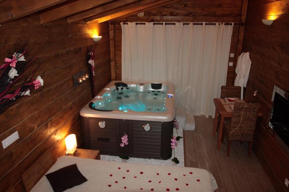 La Paillote Exotique Spa — love room à Beaucaire