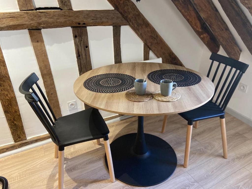 Appartement romantique avec Jacuzzi en plein centre ville — love room à Bourges