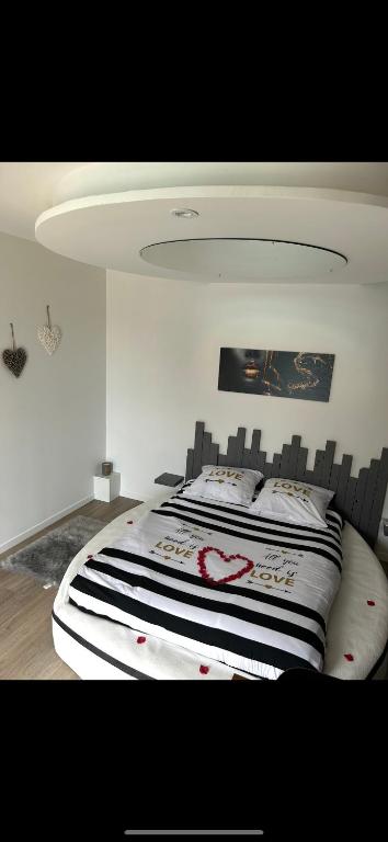 Love room — love room à Gémozac