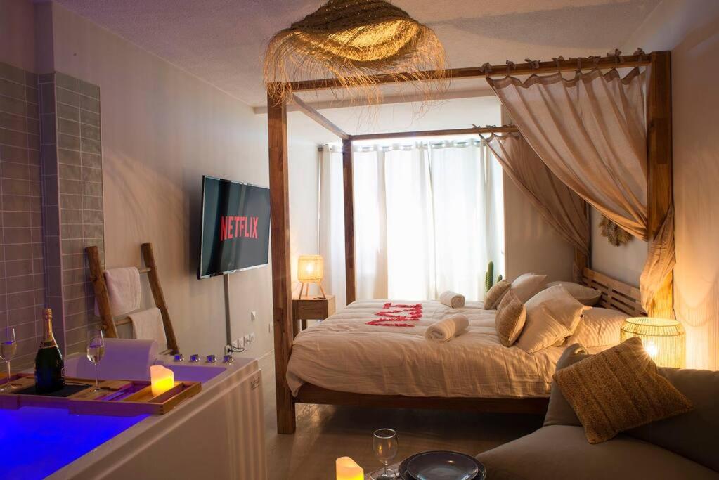 Love&Spa — love room à Le Grau-du-Roi