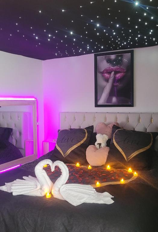 Le Chalet romantique avec jacuzzi privatif — love room à Lirac