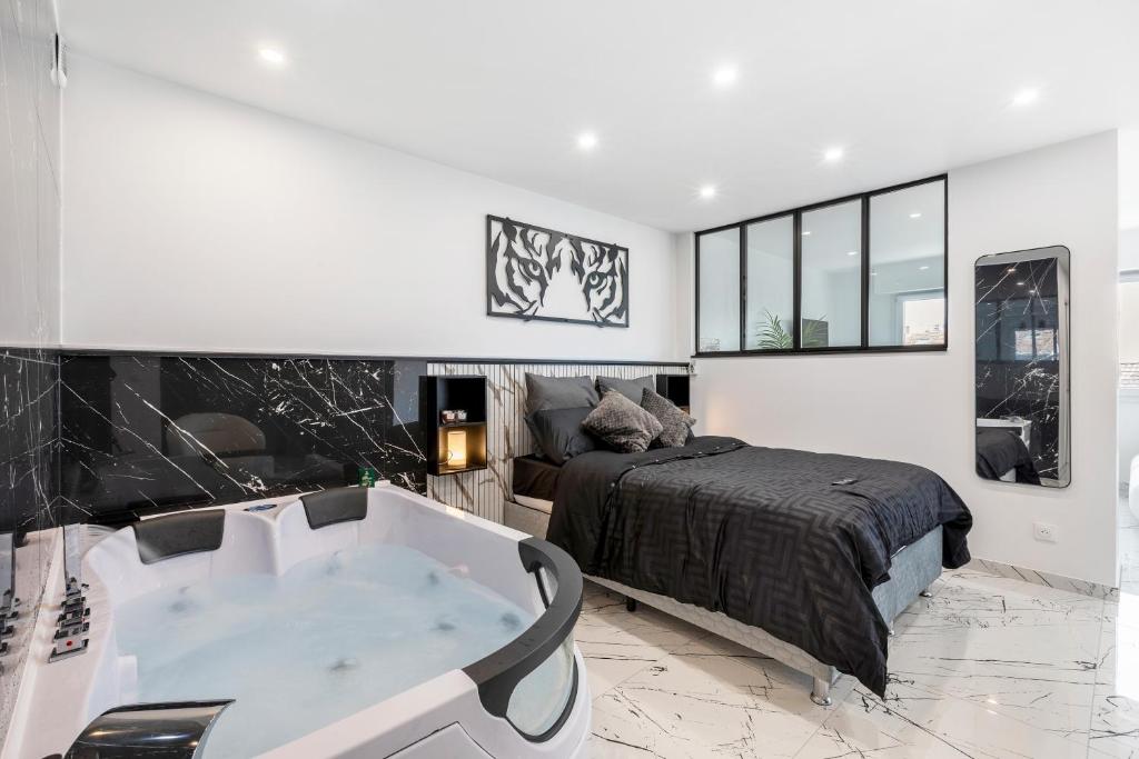 Blāck diamond spa — love room à Mulhouse