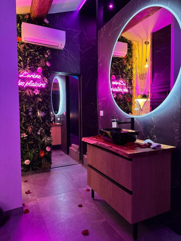 L’arène des plaisirs – love room — love room à Nîmes