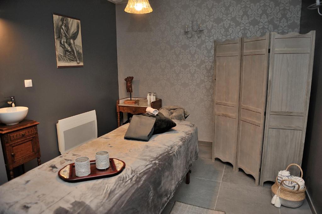 Suite romantique privative en pleine nature Au chant de l&rsquo;eau — love room à Siaugues Ste Marie