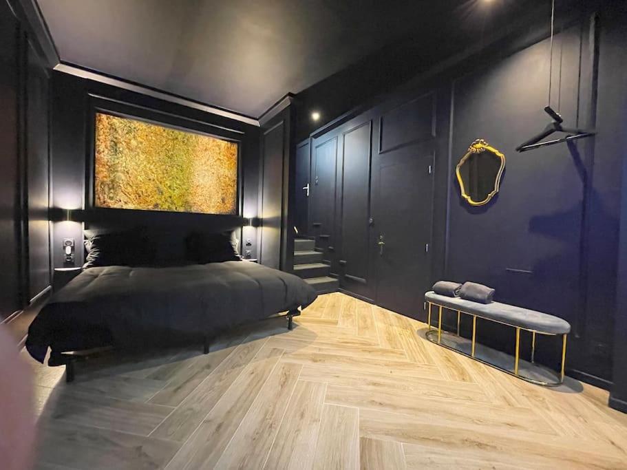 myinsolite-l&rsquo;onyx — love room à Vauvert