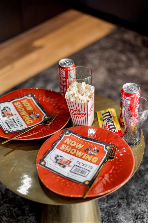 CinemaRoom Auterive Suite cinéma privée Love Room Netflix proche Toulouse — love room à Auterive
