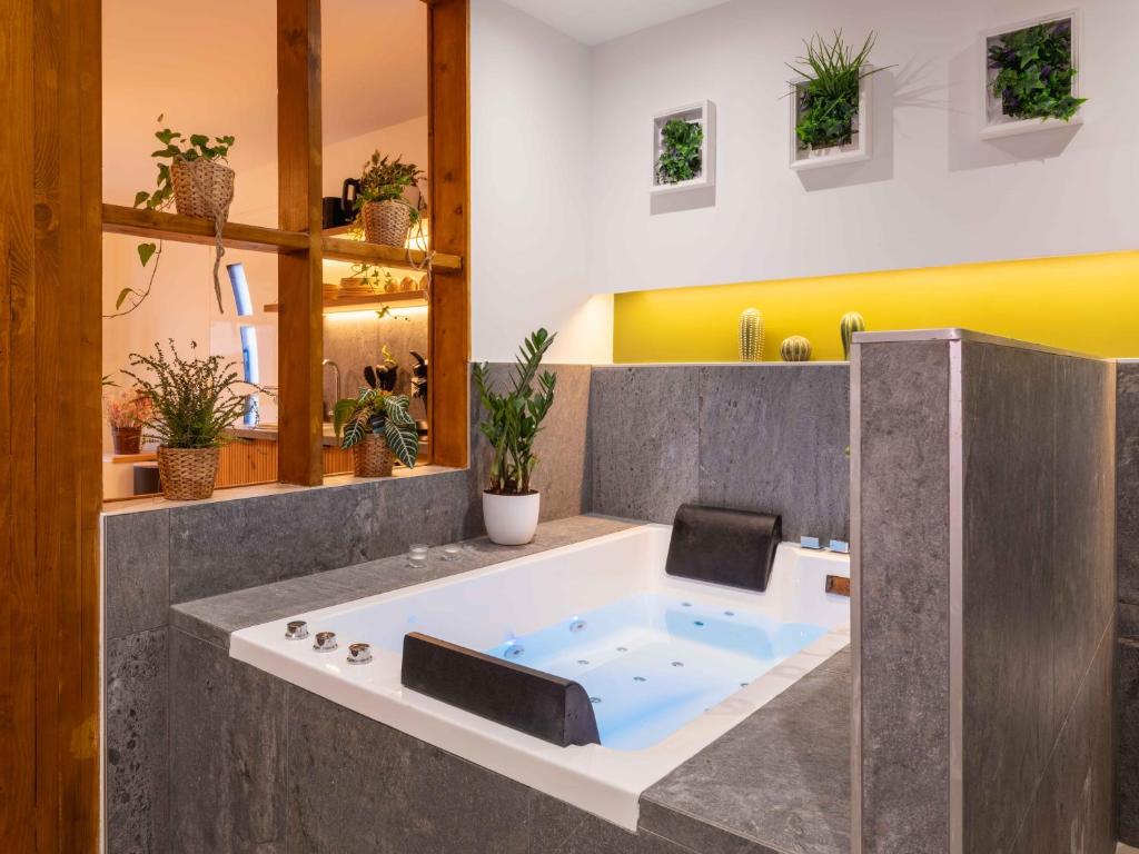 La Parenthèse, bain nordique & balnéothérapie — love room à Boutigny-sur-Essonnes
