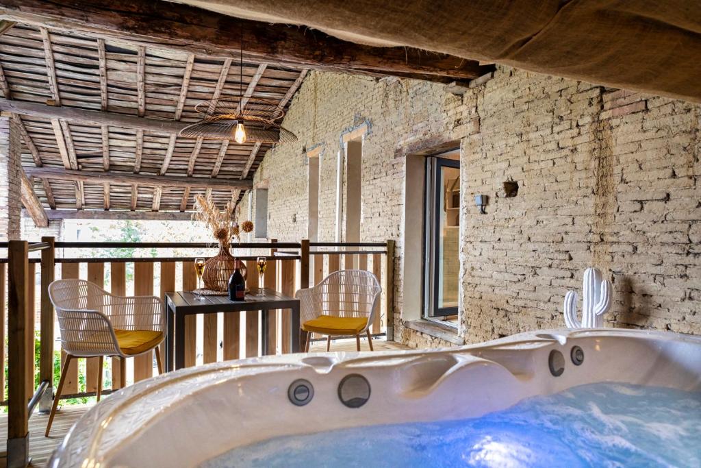 Le Cocon & SPA Privé – l&rsquo;Oliveraie d&rsquo;Eurocentre — love room à Castelnau-d