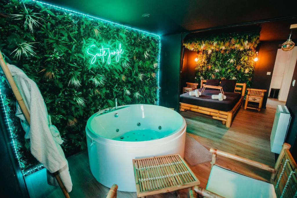 Suite Jungle — love room à Espaly-Saint-Marcel