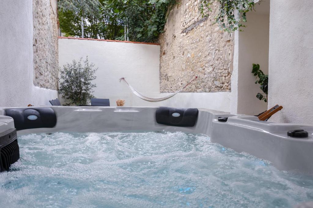 La Romance à Bulles en Hyper Centre — love room à La Rochelle