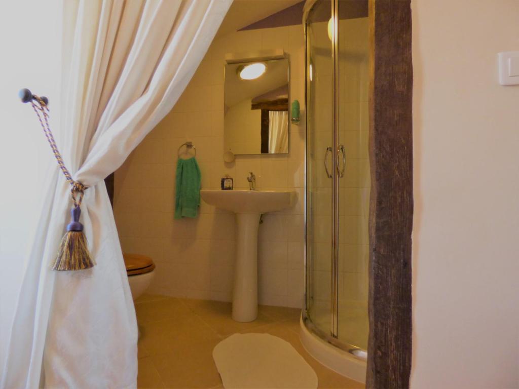 L&rsquo;Ancien Presbytère Chambres D&rsquo;hote ou Gite — love room à Le Dorat