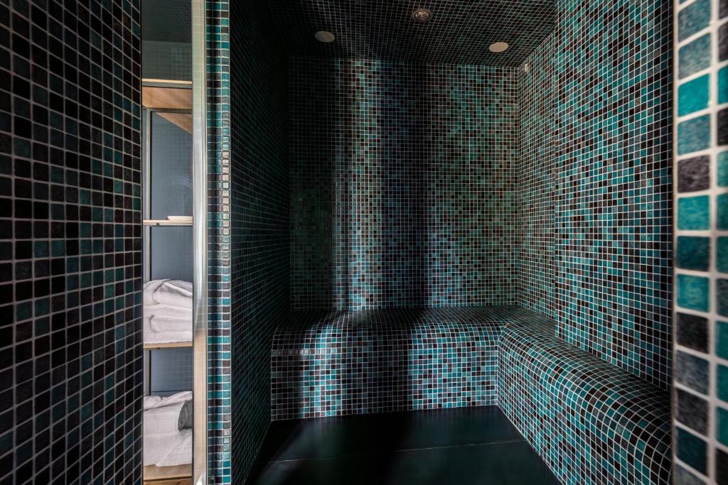 L&rsquo;étincelle secrète – gîte romantique entre cordes et Najac — love room à Le Ségur-Suech