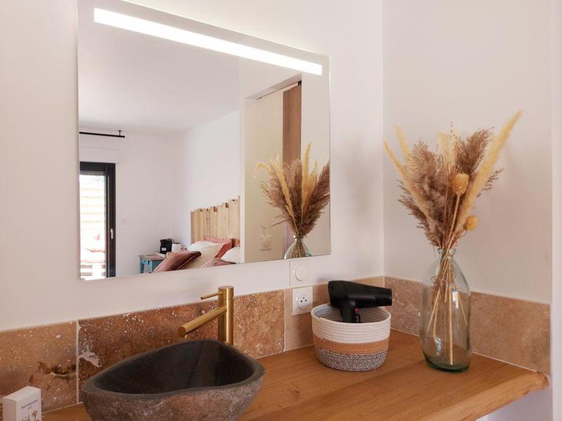Le Clos de la Montignoise – Chambres d&rsquo;Hôtes avec SPA PRIVATIF — love room à Montigny-le-Chartif