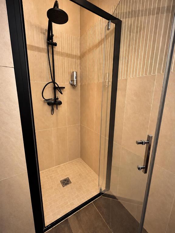 KassiÔpée Suite 5 étoiles Balnéo & sauna privatifs — love room à Quimperlé