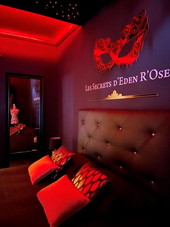 Suite Love Room Les Secrets d&rsquo;Eden Rose- escapade romantique à 2 — love room à Rue de la Brégère