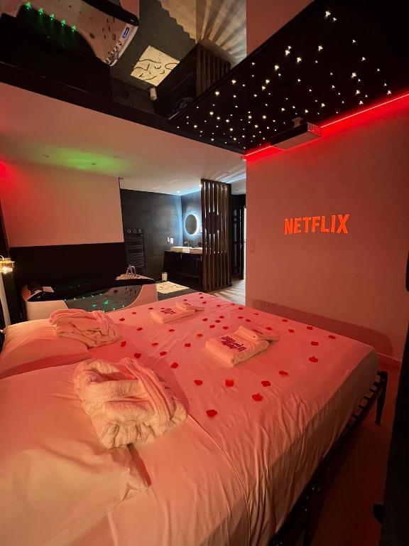 La Belle Nuit suite Nuit Étoilée — love room à Saint-Gilles