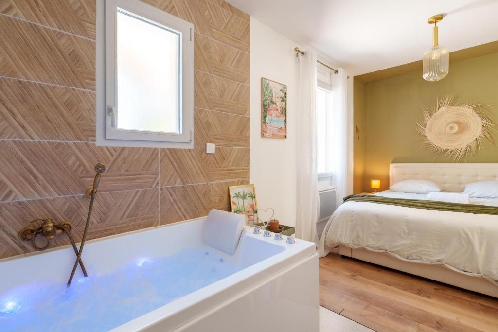 Green love & Spa – Villa Romantique — love room à Saint-Laurent-de-Médoc