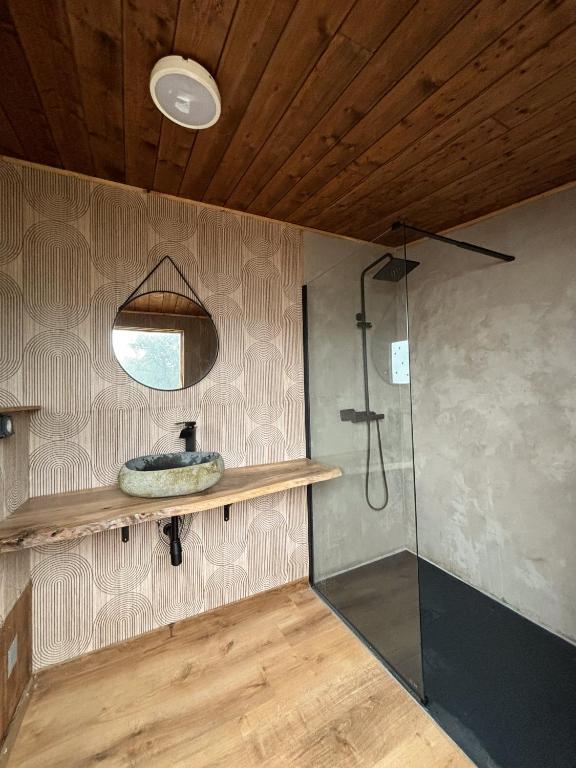 Dôme avec spa privatif, vue montagne & accès piscine – Domaine l&rsquo;Aghja Vallica — love room à Vallica