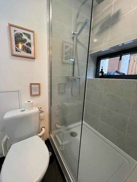 myinsolite – Cocon Tropical, jacuzzi, énigme — love room à Vauvert
