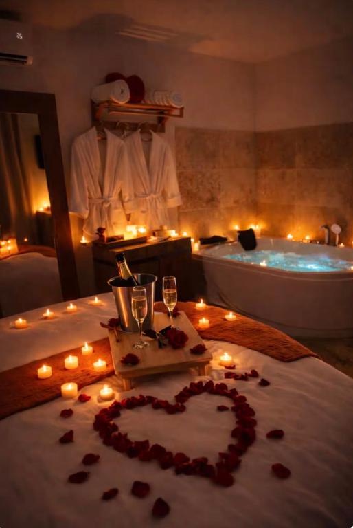 COCON LOVE Suite Romantique Balnéo La Citadelle Aigues Mortes