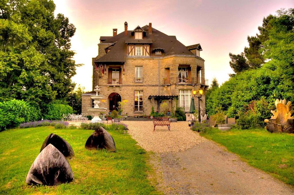 Chambres d&rsquo;Hôtes-Château Constant — love room à Bessines-sur-Gartempe