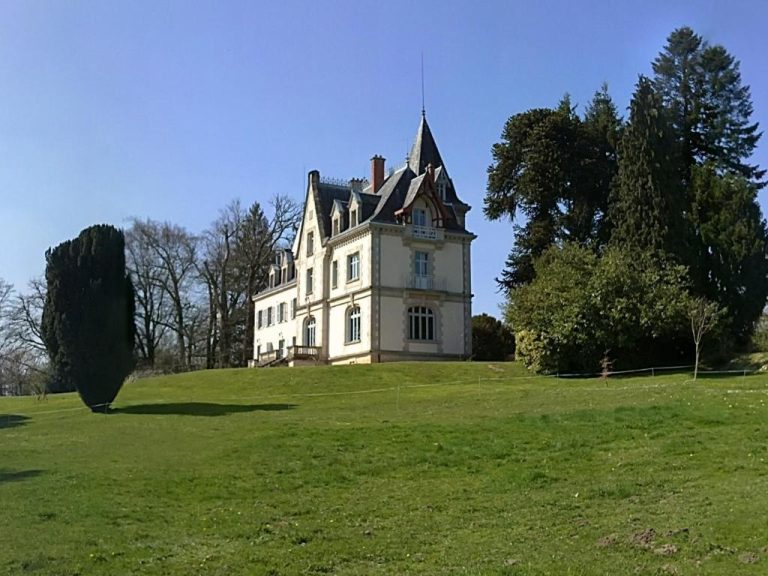 Plage Château de Saint-Antoine