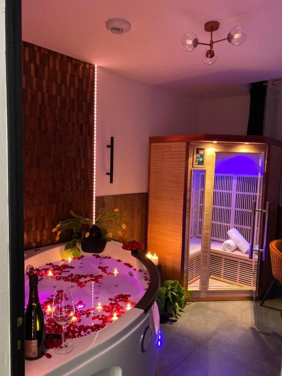 Love room Évasion-SPA balneo loveroom à Bourges