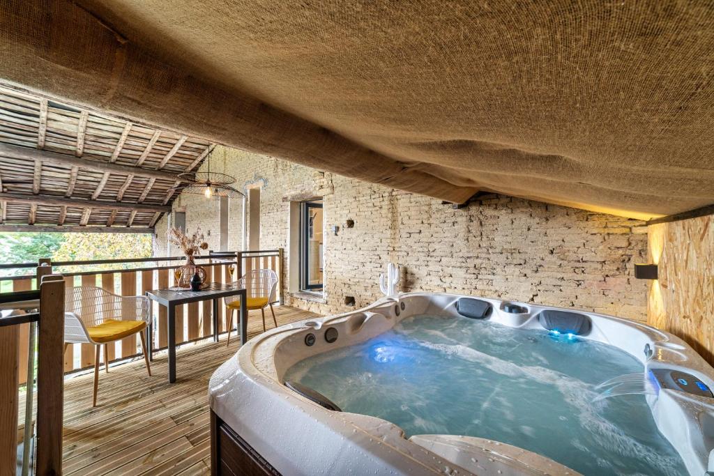 Le Cocon & SPA Privé – l&rsquo;Oliveraie d&rsquo;Eurocentre — love room à Castelnau-d