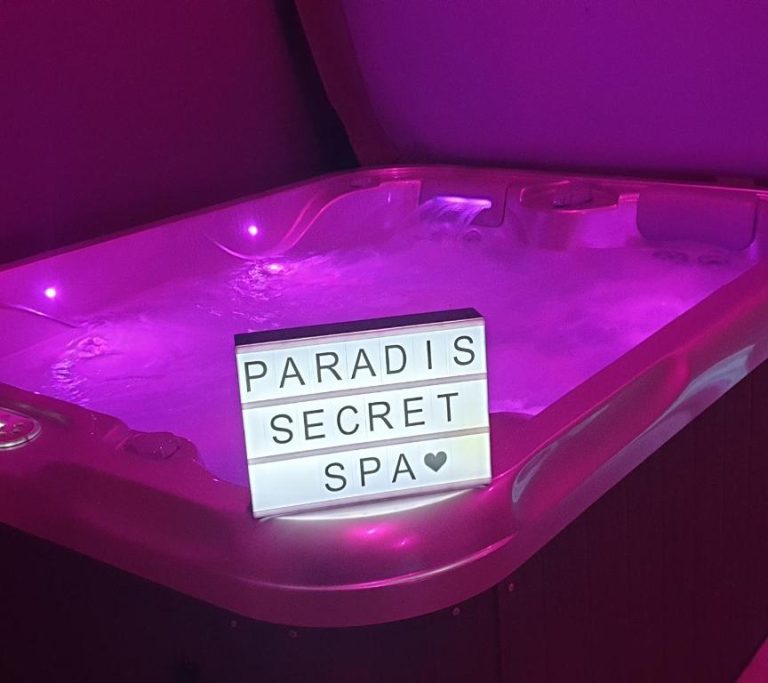 Love room Paradis Secret Spa à Damprichard
