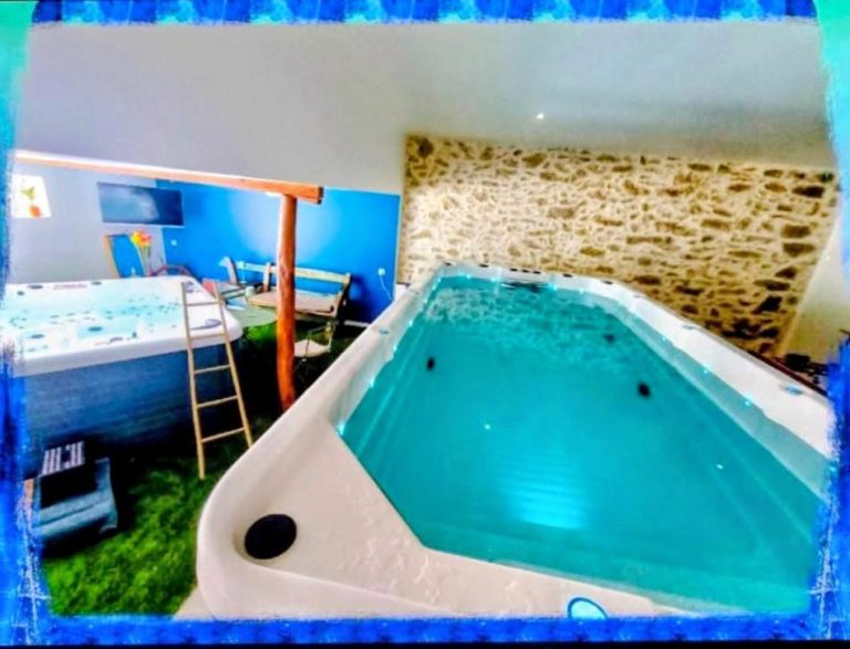 Love room Plage privée Villa Orchidée Love & Kinky Room à Lespignan