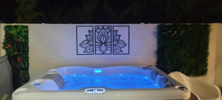 Le Chalet romantique avec jacuzzi privatif