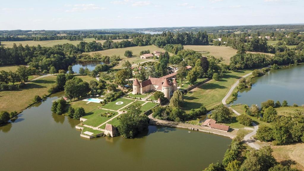 Domaine des Etangs, Auberge Collection — love room à Massignac