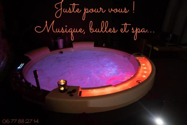 Plage LOVE Suites & SPA « Le Chai » avec lit rond