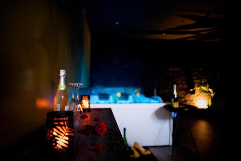 Plage LOVE Suites & SPA « Le Loft » avec Jacuzzi privatif