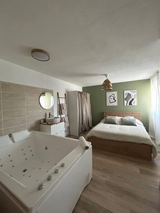 Love room Romantique Room à Muret