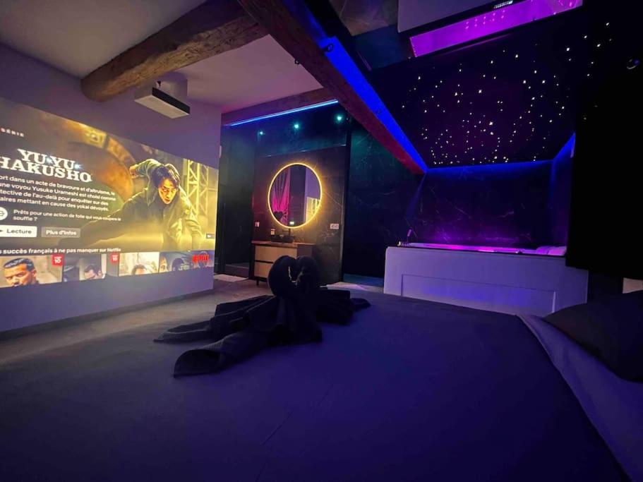 L’arène des plaisirs – love room — love room à Nîmes