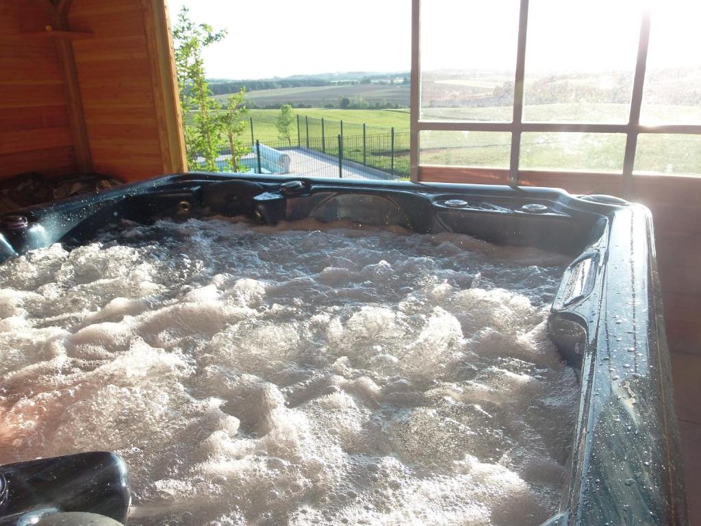 Roulotte & Accès SPA Privatif — love room à Pauilhac