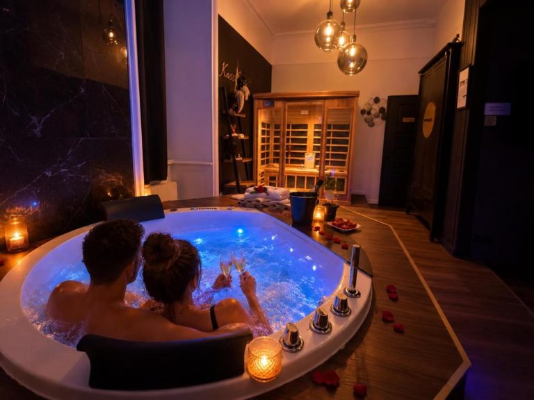 KassiÔpée Suite 5 étoiles Balnéo & sauna privatifs