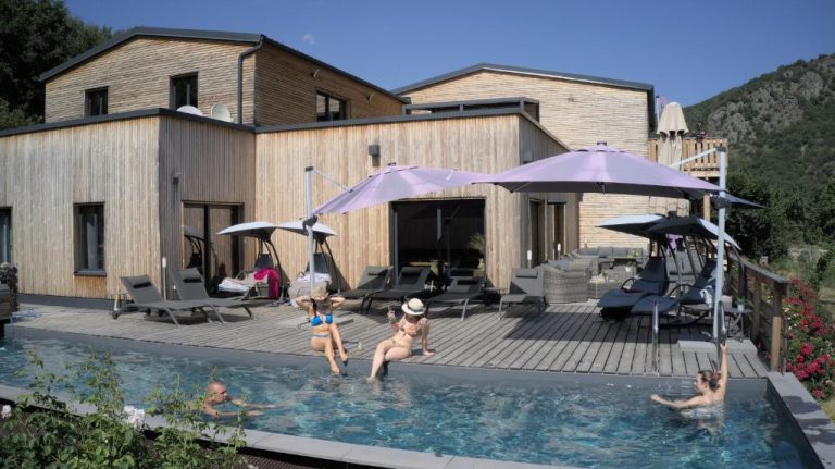 Love room Le Volcan des Sens, chambres d’hotes de luxe et SPA privatif à Torsiac