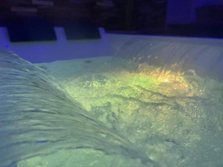 Love room Nuit Magique en Love Room avec Jacuzzi Privé à Vierzon